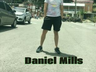 Daniel_Mills