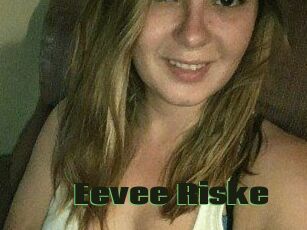 Eevee_Riske