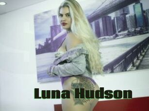 Luna_Hudson