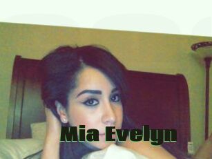 Mia_Evelyn
