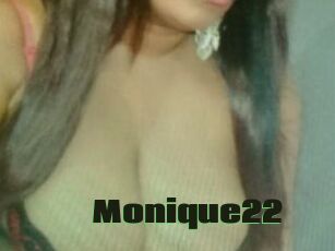 Monique22